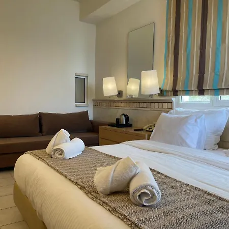 格拉罗斯海滩酒店 4*