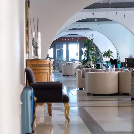 Otel Glaros 4*