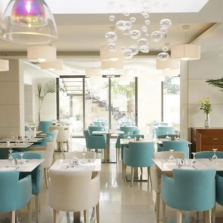 Otel Glaros 4*