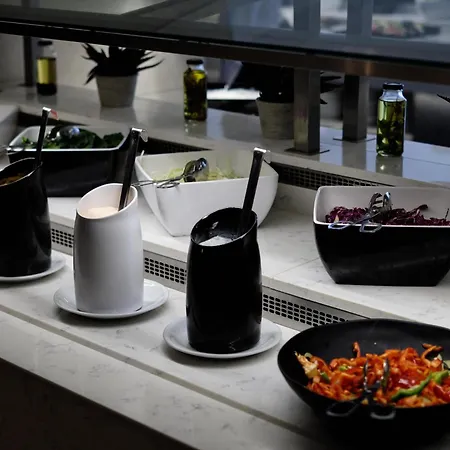 Glaros Hotel 4*