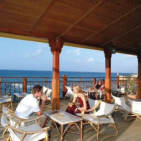Otel Glaros 4*